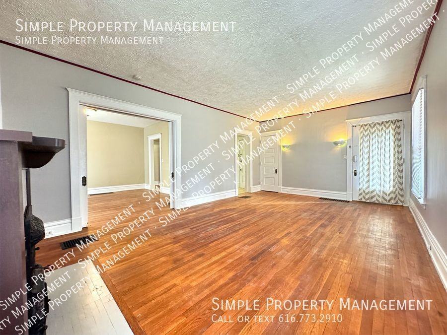 308 Fuller Ave Se #1 - Photo 3 of 16