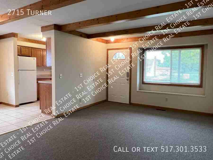 2715 Turner St - Photo 2 of 14