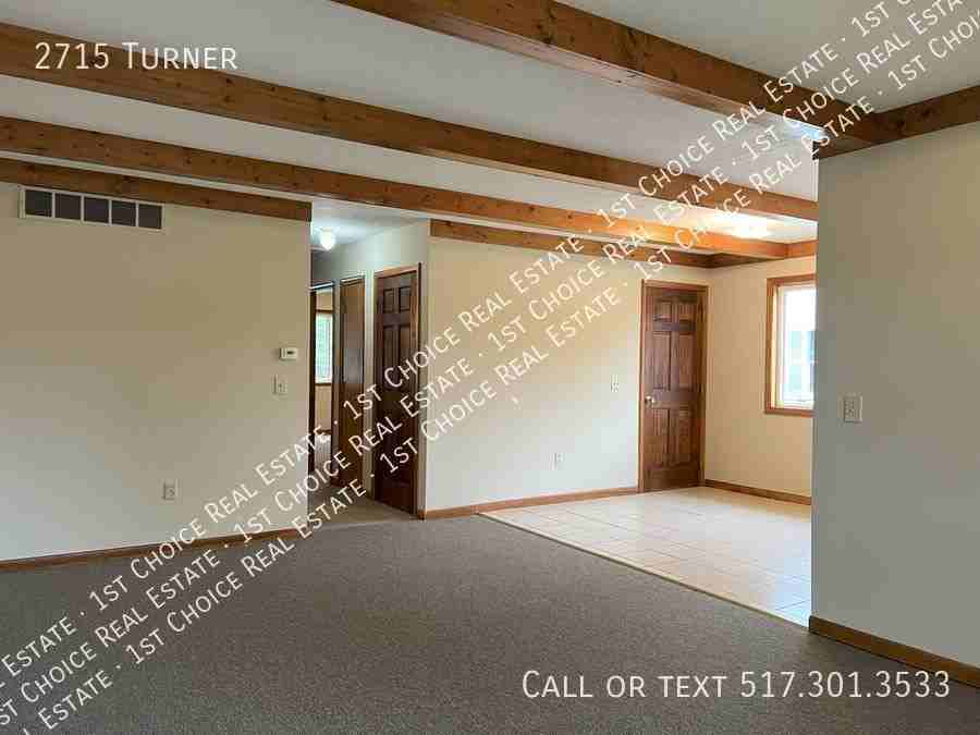 2715 Turner St - Photo 3 of 14