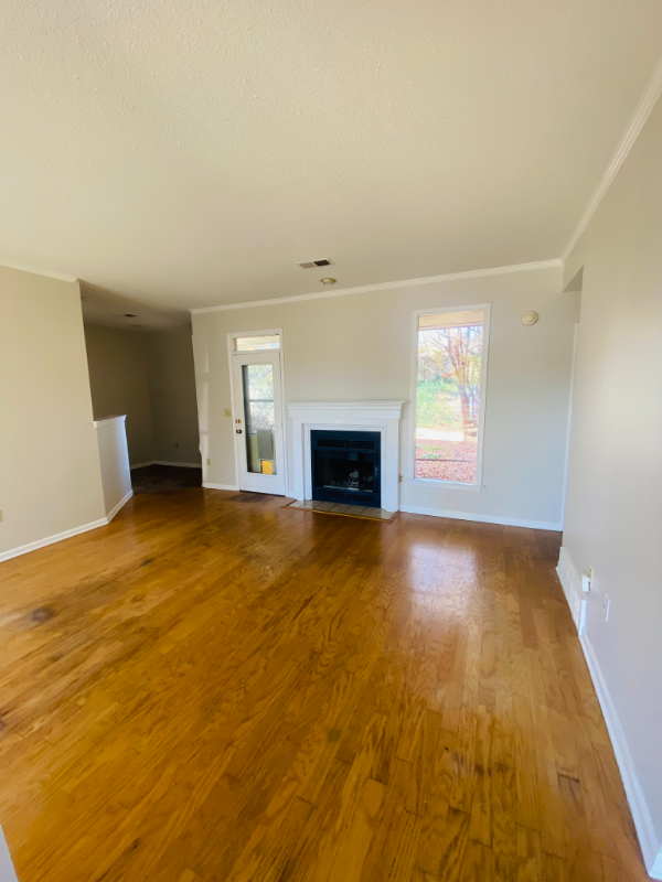 1116 Hunters Lake Dr - Photo 2 of 14