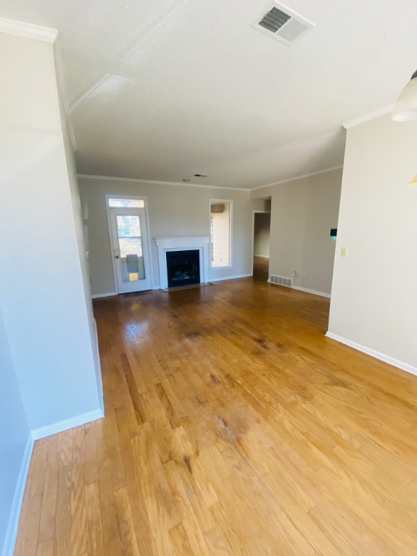 1116 Hunters Lake Dr - Photo 4 of 14