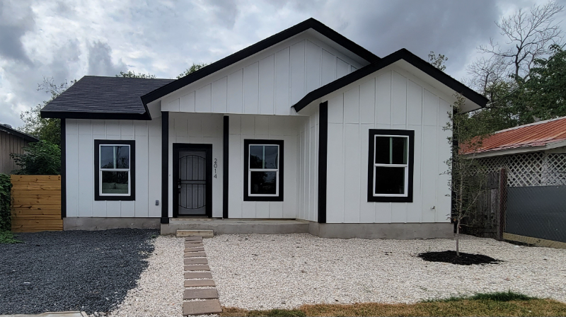 2014 Montezuma St - Photo 2 of 26