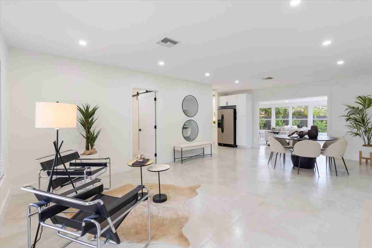 1341 Sw 10th St #1 - Photo 2 of 18