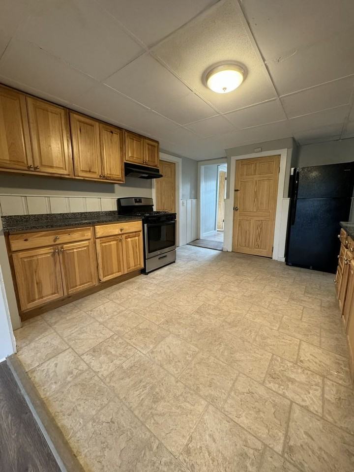 245 South St - Photo 2 of 14