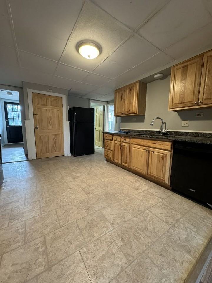 245 South St - Photo 3 of 14