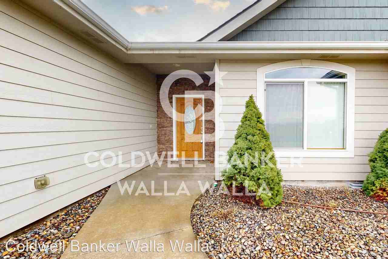 1735 Highland Rd - Photo 2 of 43