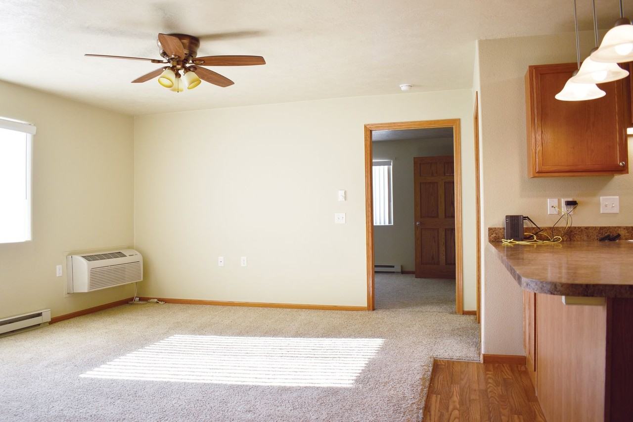 Northdale 2820 - Photo 4 of 50