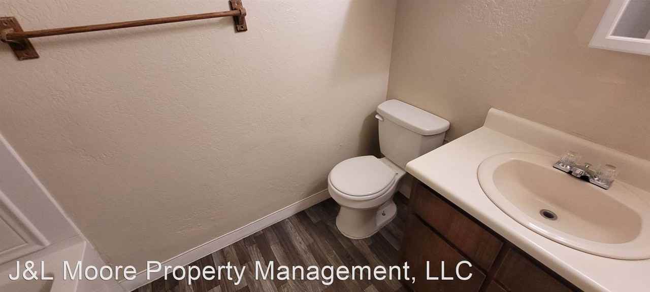 519 - 521 S Holly St. - Photo 3 of 13