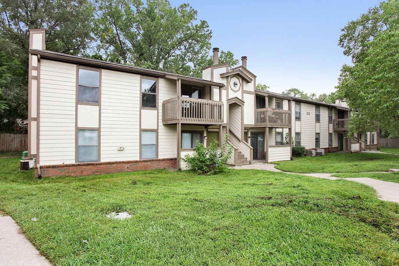 600 SE 291 Hwy - Photo 2 of 8