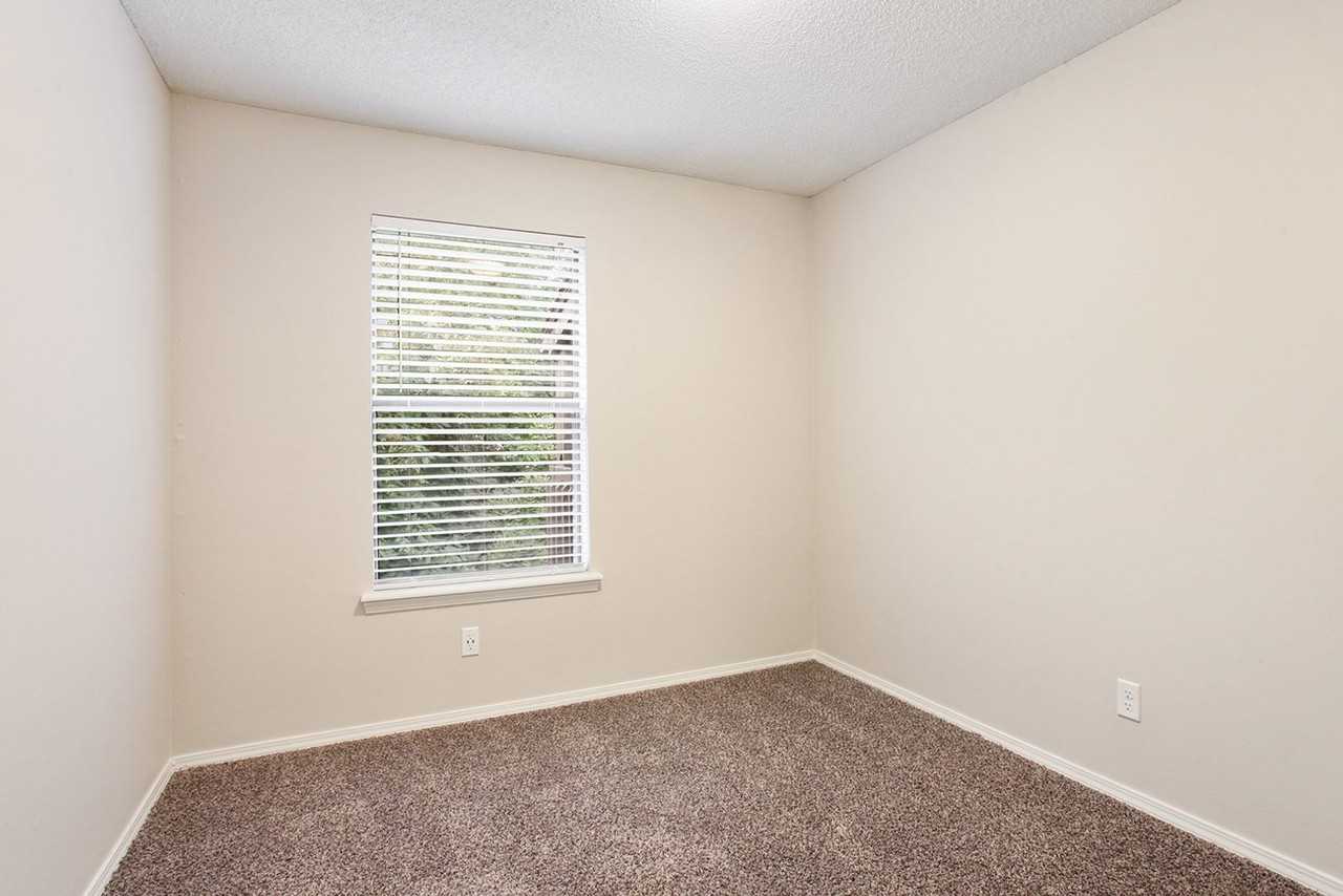 600 SE 291 Hwy - Photo 4 of 8