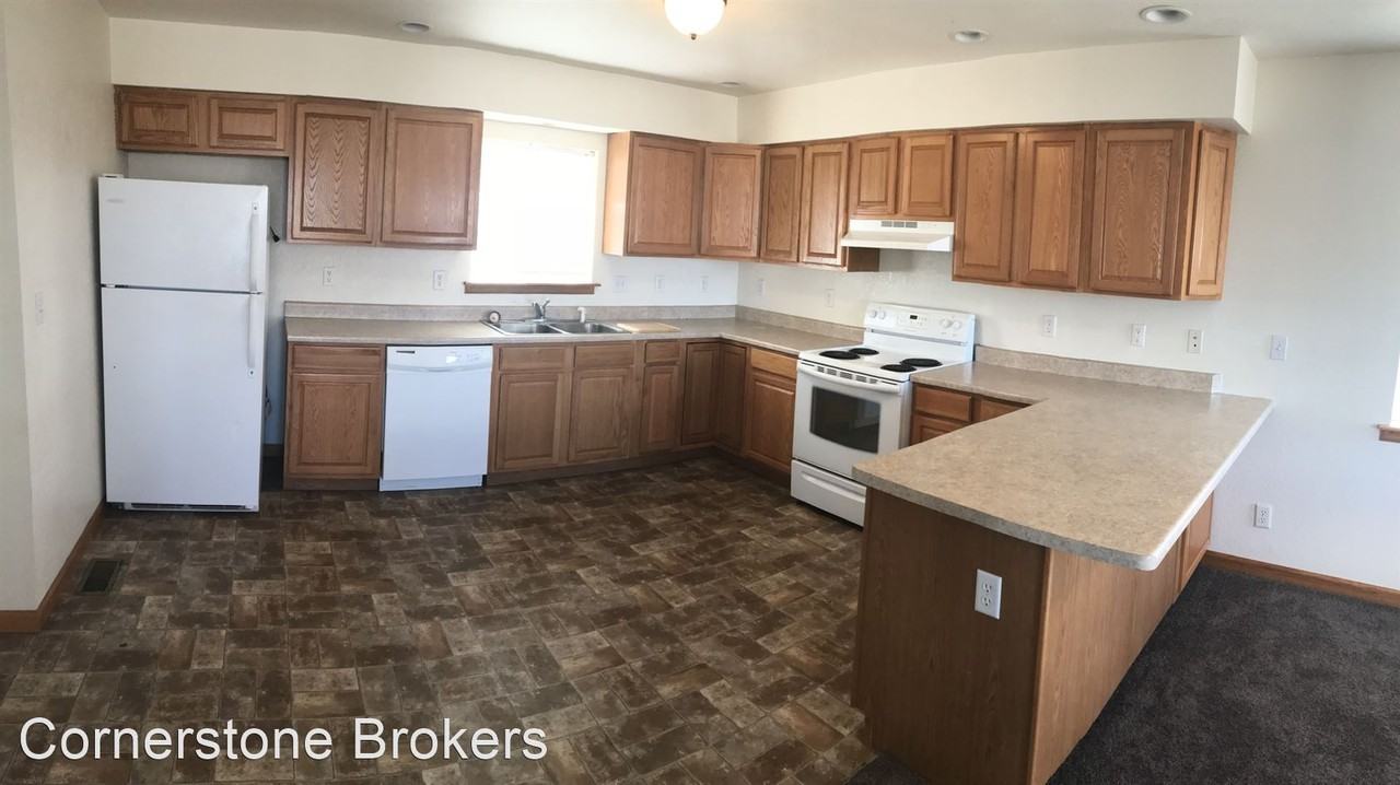 214-216 Chapman St. - Photo 3 of 10