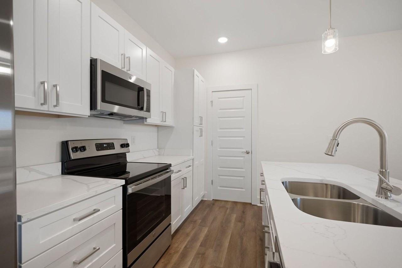 9549 Glen Rd #2300-1EW - Photo 7 of 50