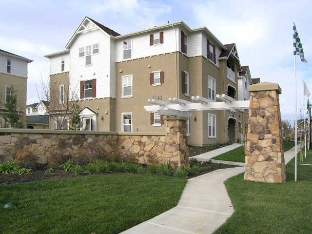 Saratoga Downs - Photo 2 of 9