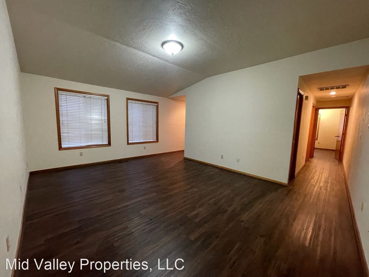 1125 1125 NW Burke Pl. - Photo 3 of 17