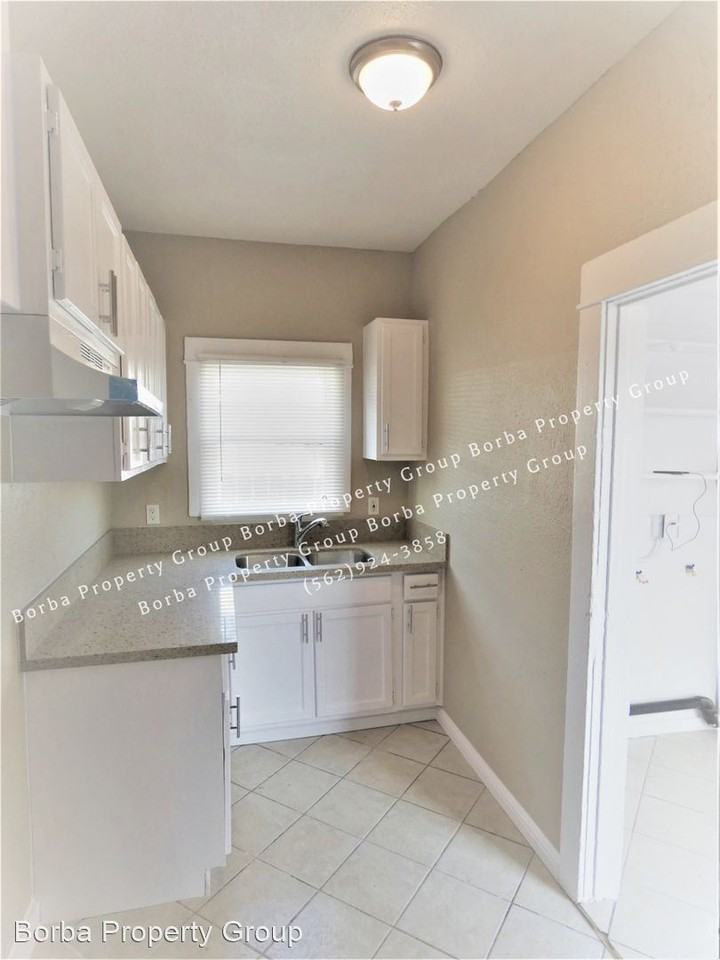 2120-2124 Linden Ave - Photo 3 of 11