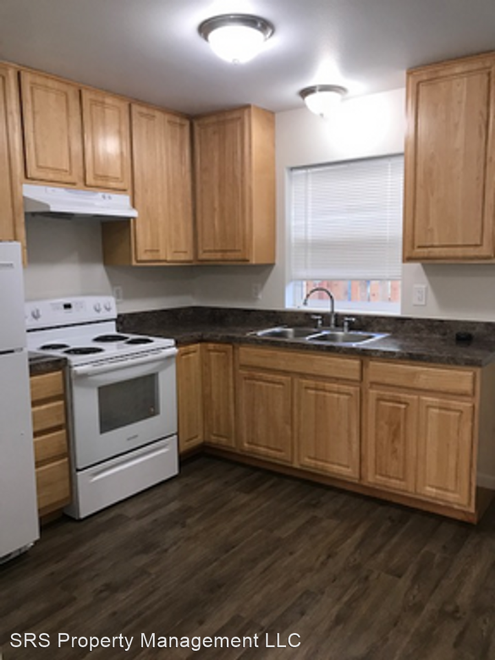 625 Township Street - Photo 2 of 12