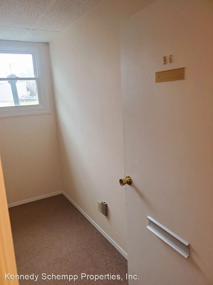 1700 S Spring St A1-A6, B1-B6 - Photo 2 of 2