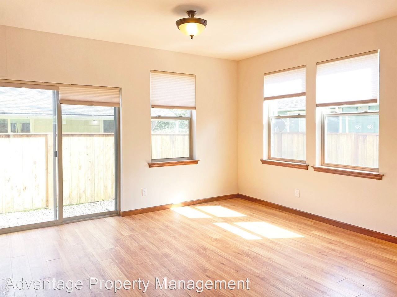 1645-1649 NW Kings Blvd 2092 NW Arthur Place - Photo 3 of 11