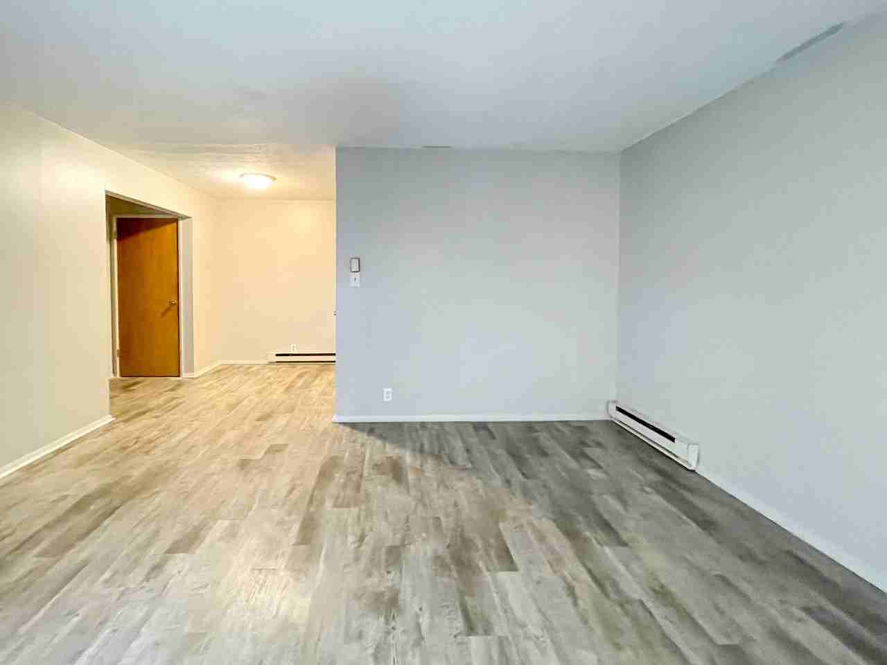 2310 N Oakwood Ave - Photo 5 of 16