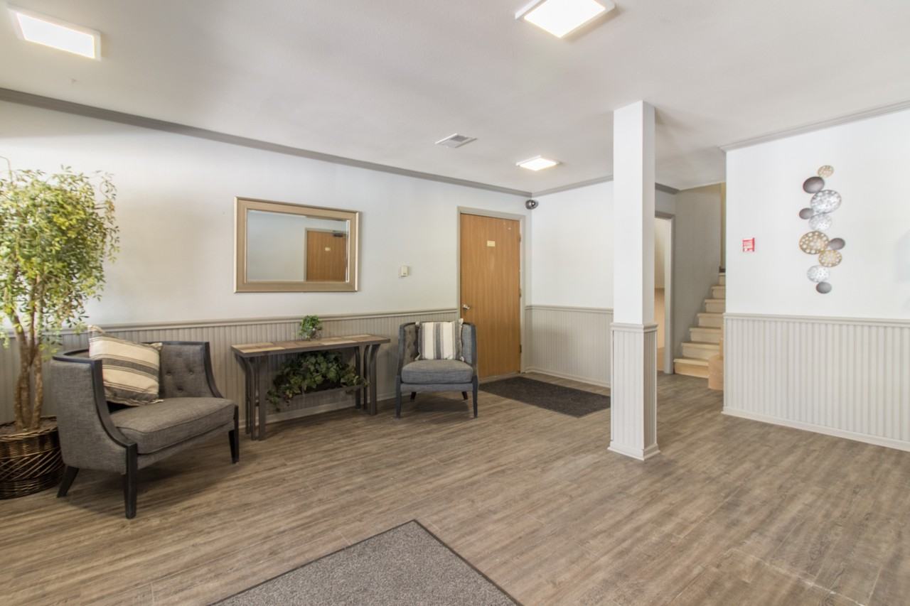 Lake Park Apartments - Photo 3 of 13