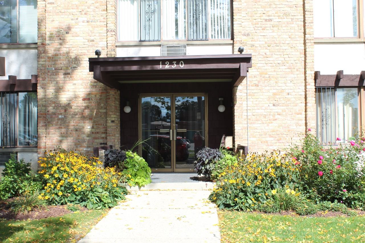 Riverview Apartments - Photo 3 of 13