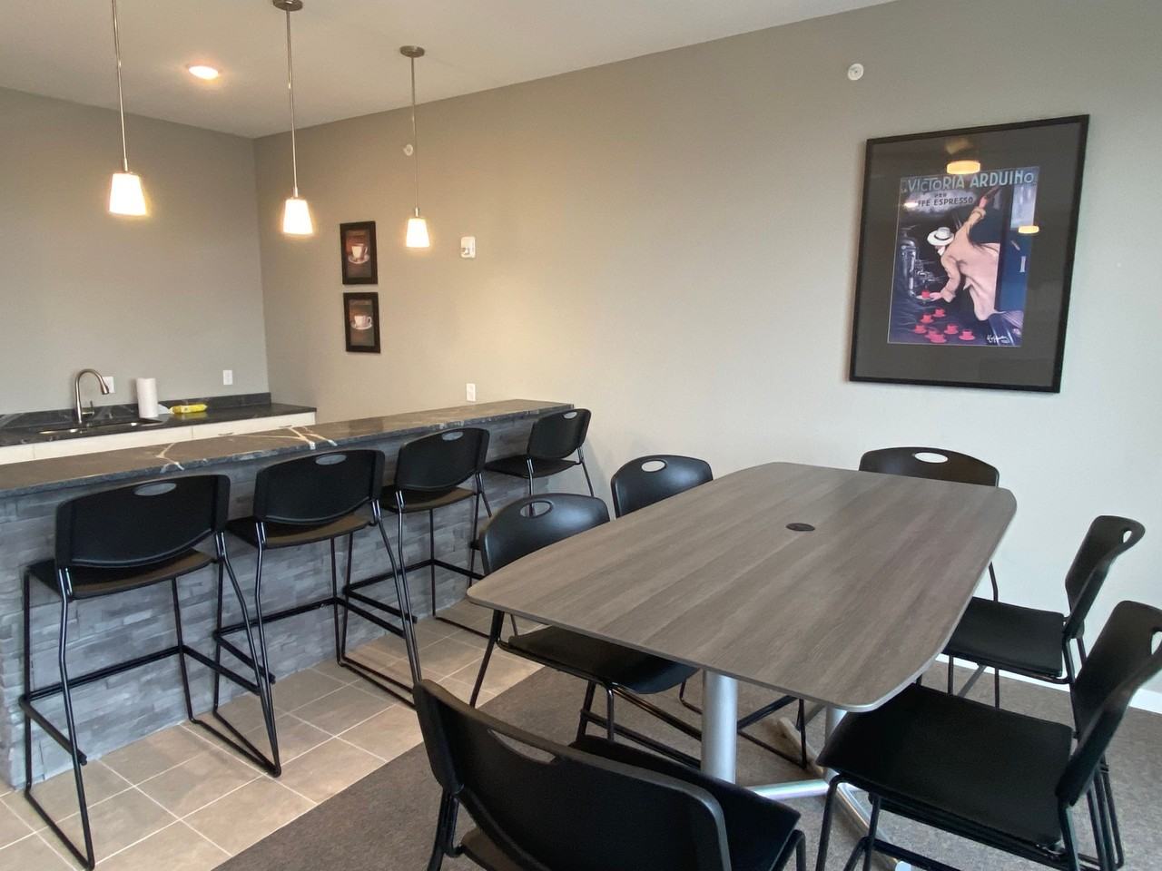 325 Florence Ave - Photo 2 of 10