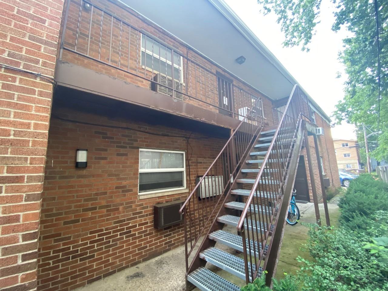 168 w 9th Avenue - Photo 2 of 3