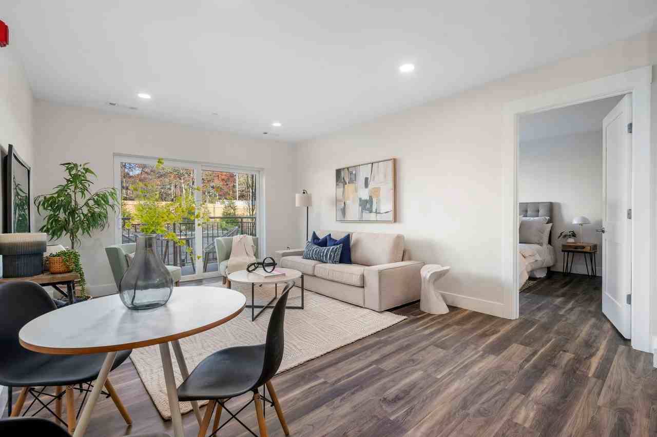 Residence at 850 - Photo 3 of 33