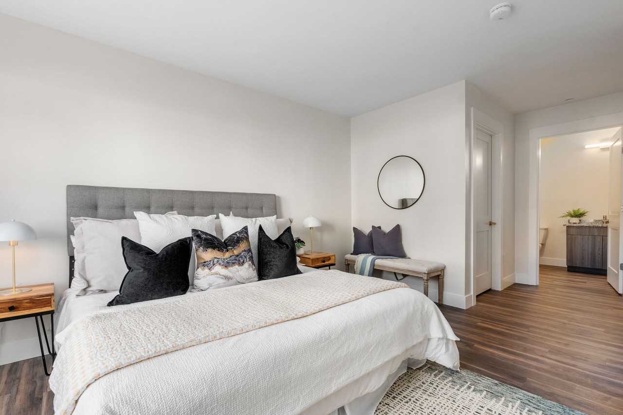 Residence at 850 - Photo 5 of 33