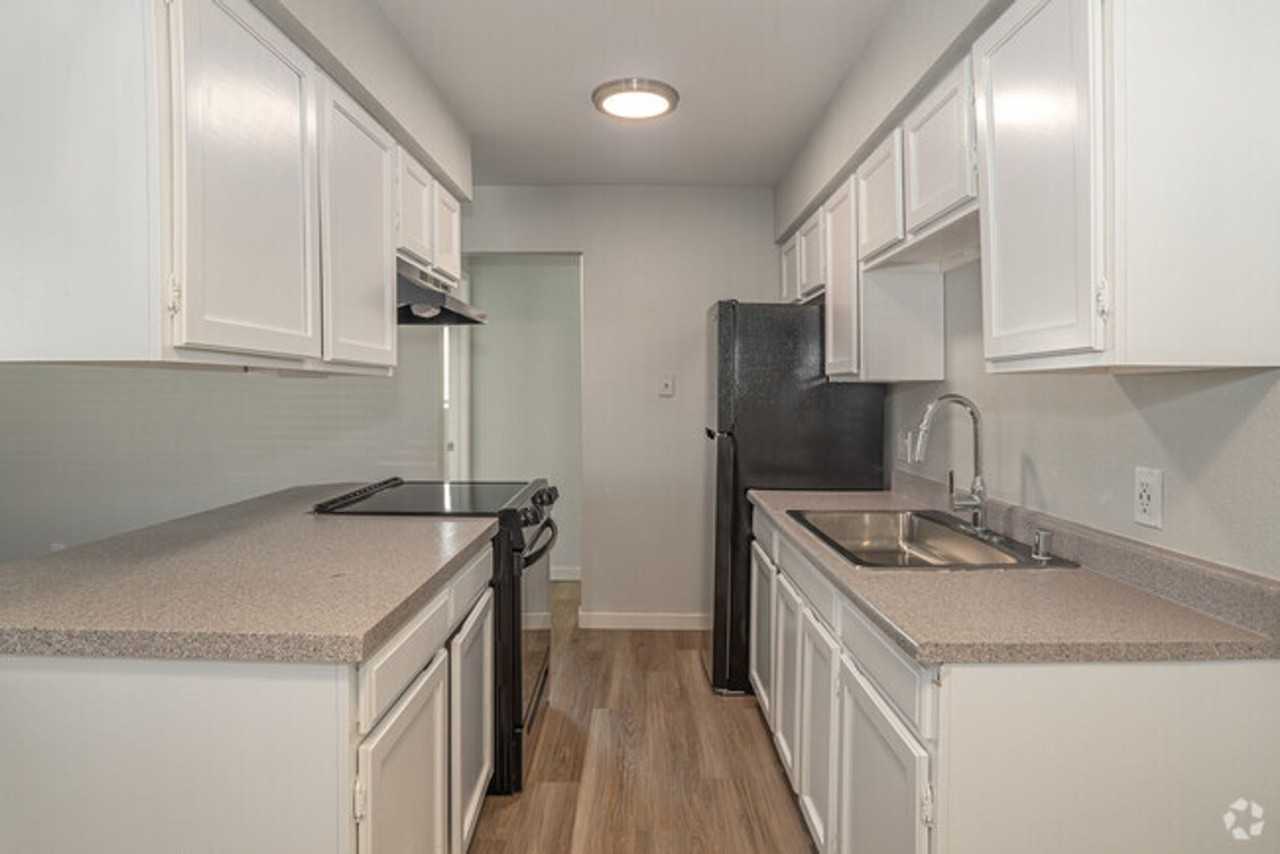 1800 On Purdue - Photo 4 of 7