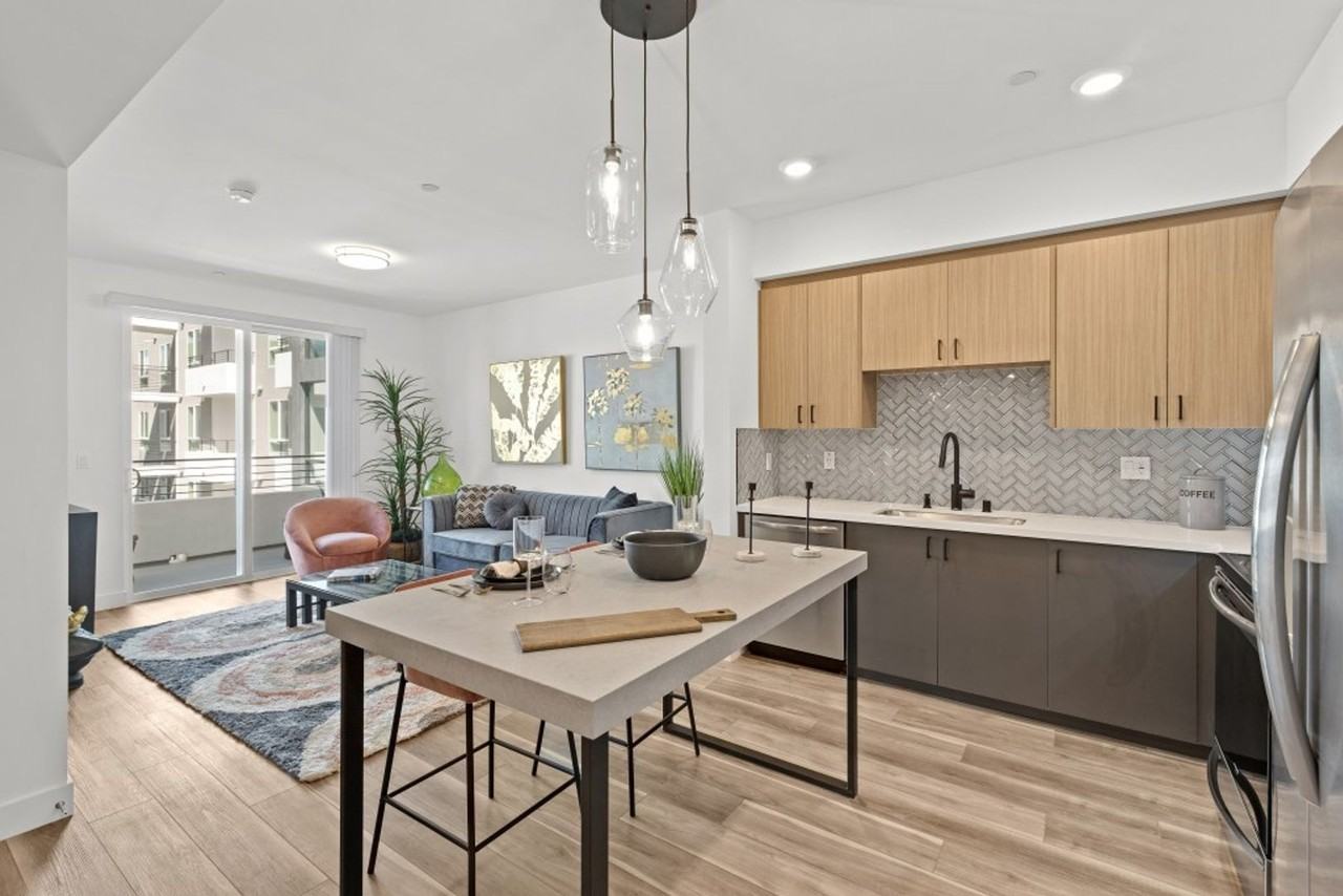 7401 Lankershim Blvd. - Photo 7 of 50