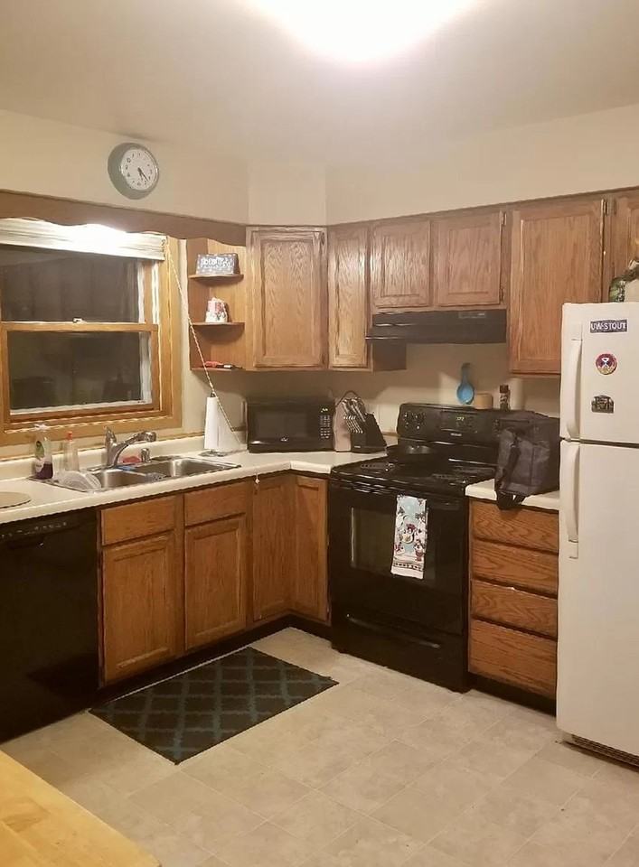 Southside Duplex on a Quiet Residential Street - Photo 6 of 13