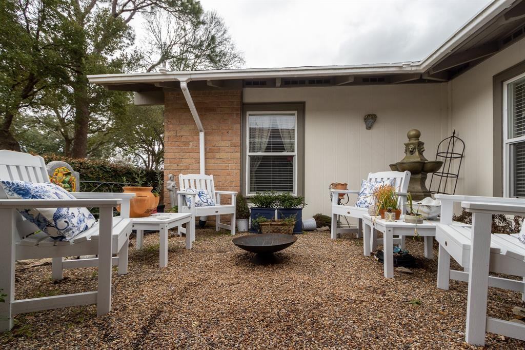 18314 Blanchmont Ln - Photo 2 of 24