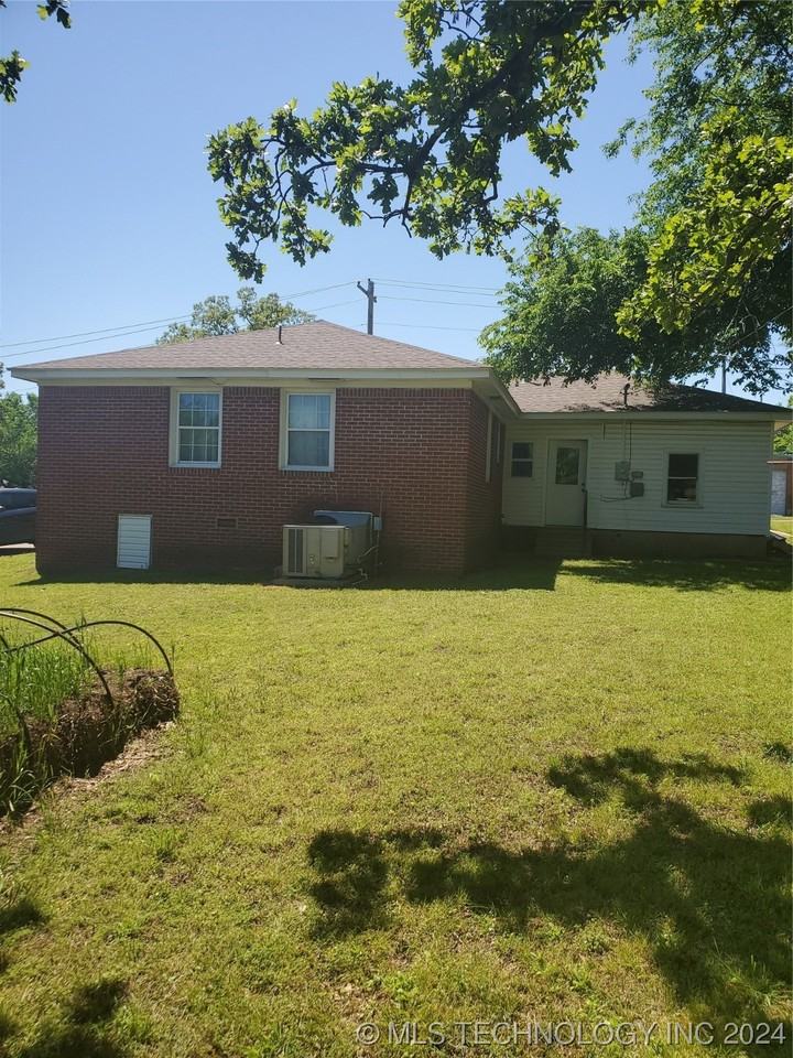 205 N Boyd St - Photo 2 of 13