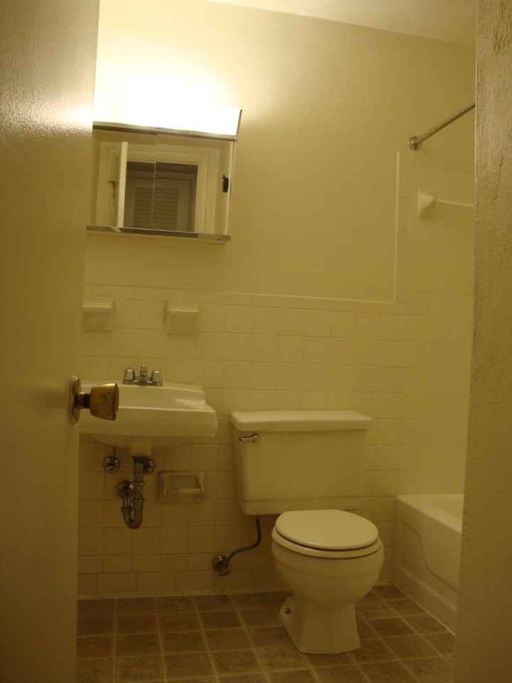 705 Washington - Photo 2 of 7