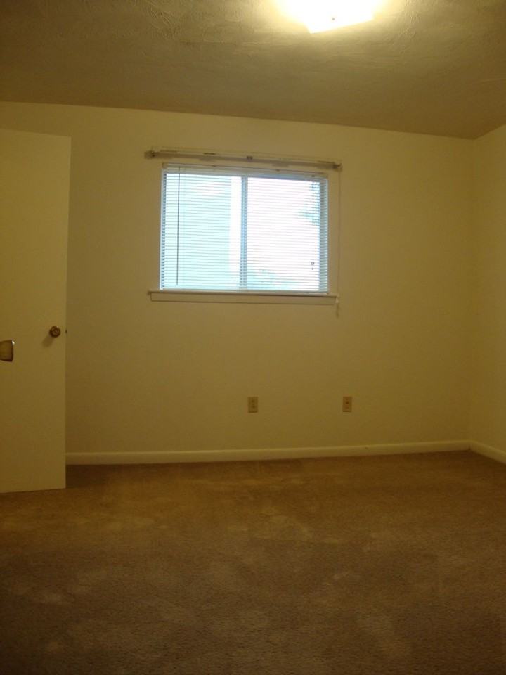 705 Washington - Photo 3 of 7