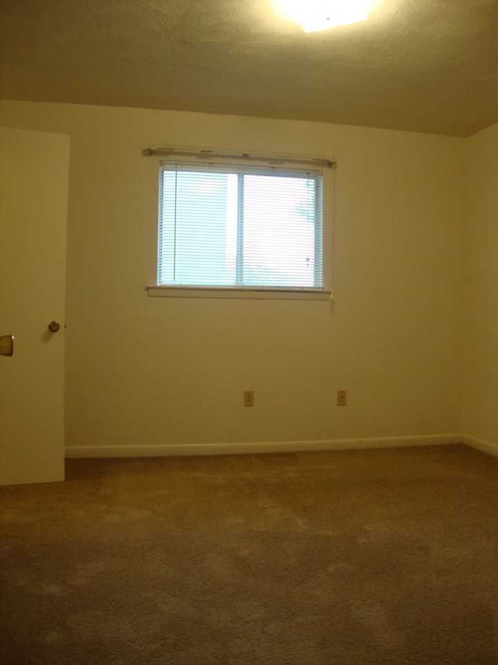 615 Washington - Photo 3 of 7