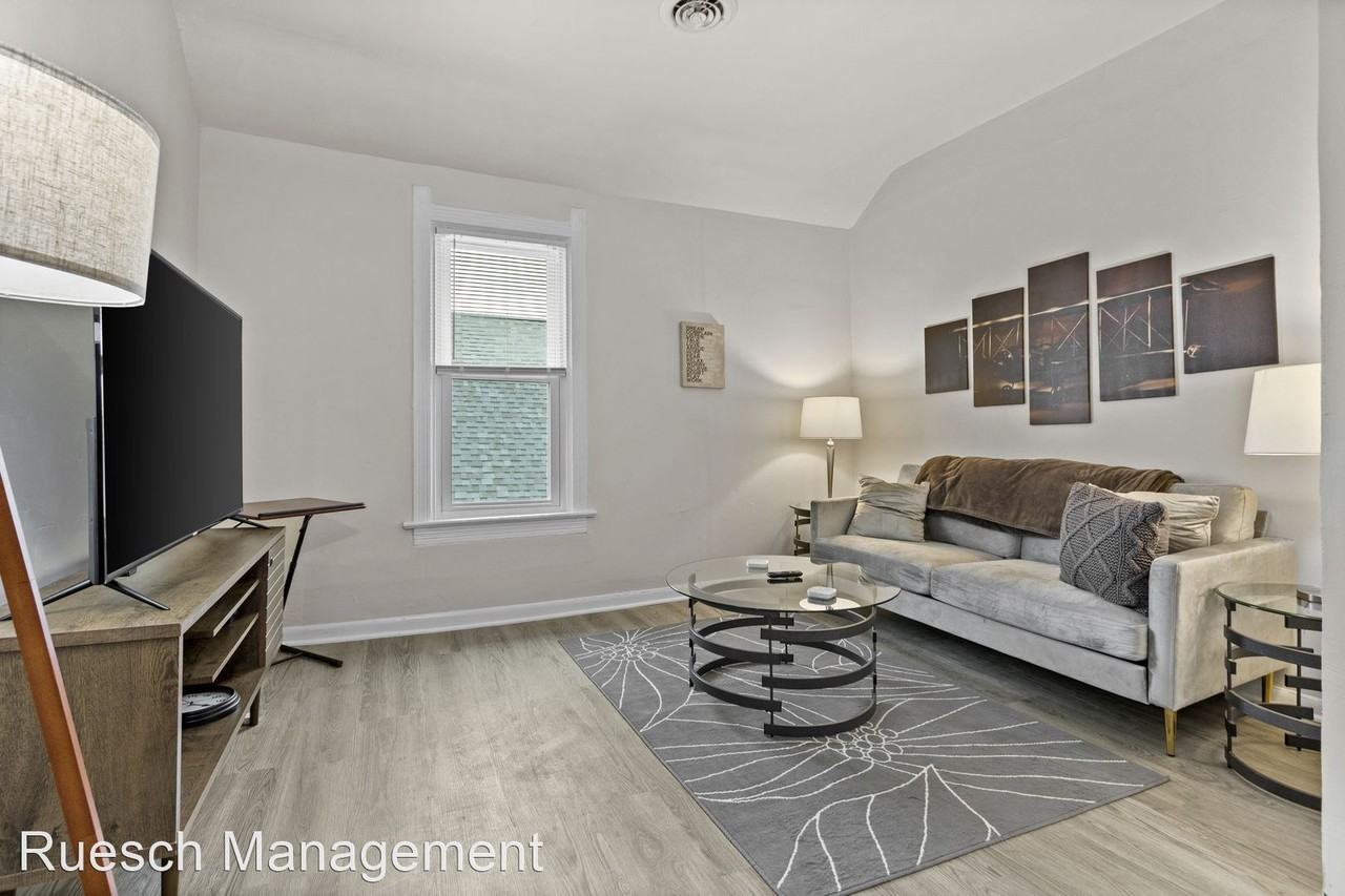 527 5th St - Photo 3 of 42