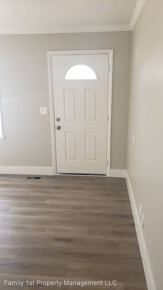 1104 Nicholson St - Photo 3 of 14