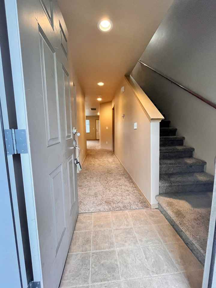 15518 87th Ave E - Photo 4 of 45