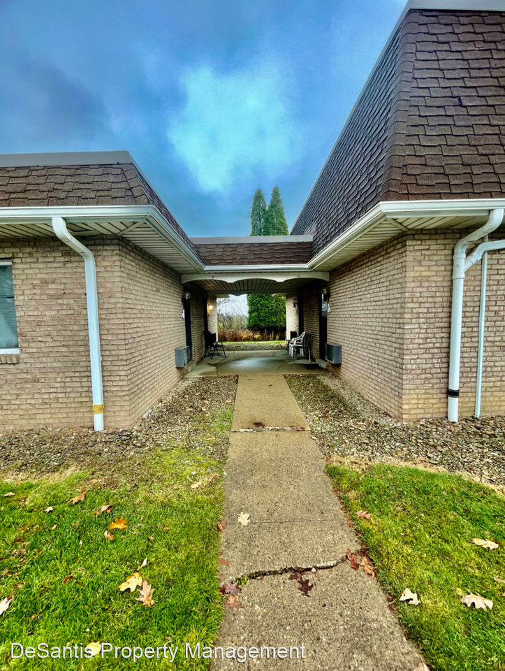 10 Lunar Ln - Photo 2 of 12