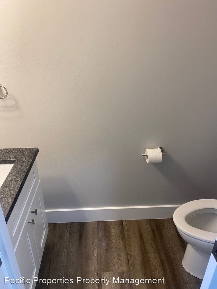 Norman Ave - Photo 3 of 12