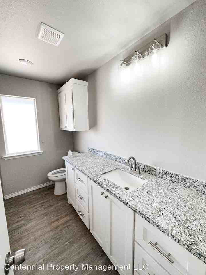 11719 County Road 6400 - Photo 2 of 16