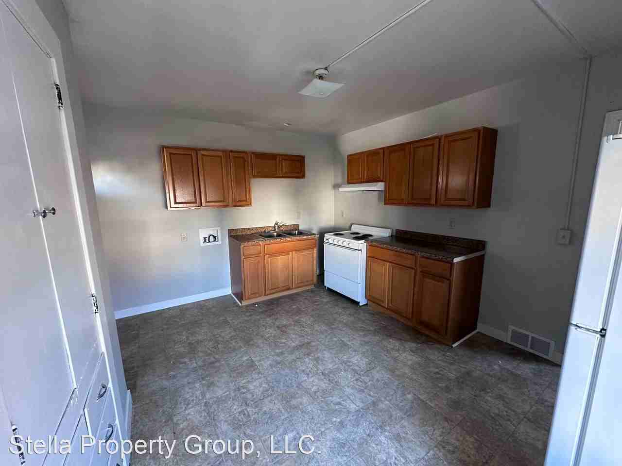 328 N 11th St - Photo 2 of 3