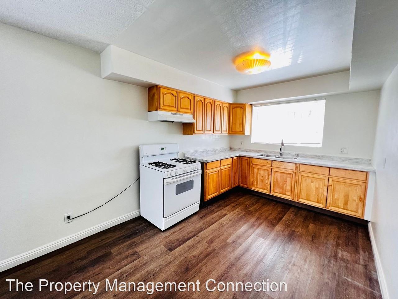 812 West 83rd Street - Photo 3 of 13