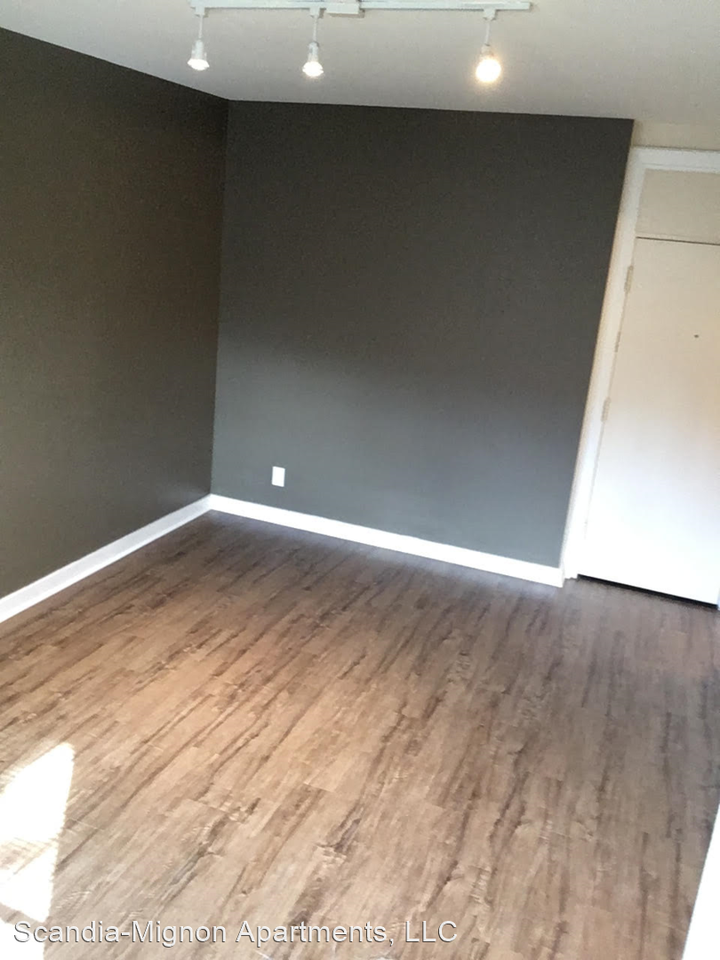 205 Summit Ave E - Photo 2 of 20