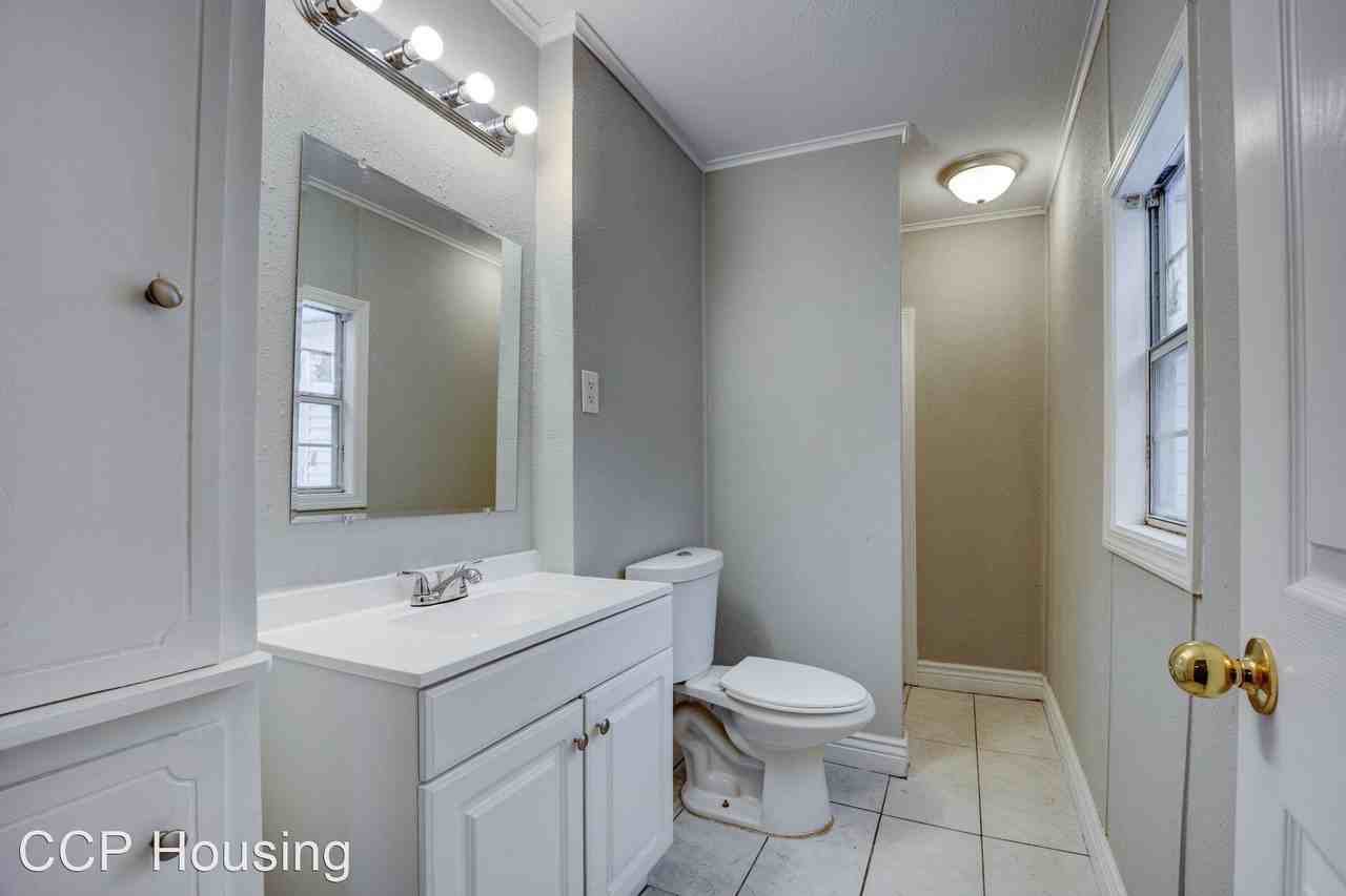1020 S 20th St - Photo 2 of 23