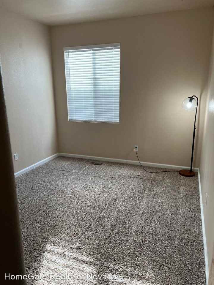 2372 Signa Dr - Photo 3 of 9