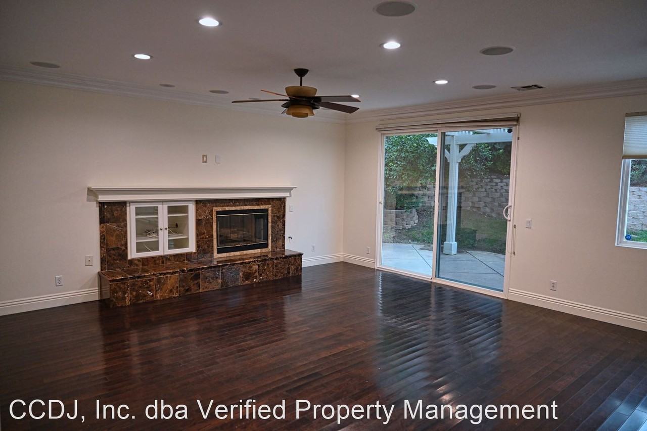 24589 Lola Ln - Photo 3 of 15