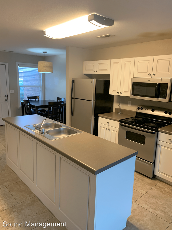 Breckenridge Apartments - Photo 3 of 3